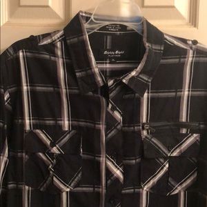 Men’s black plaid long sleeve shirt